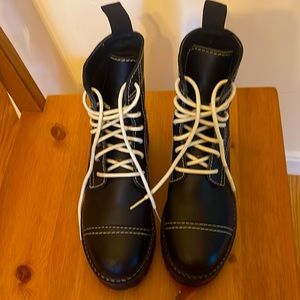 Urban Outfitters Juliette Treaded Lace-up black boots.